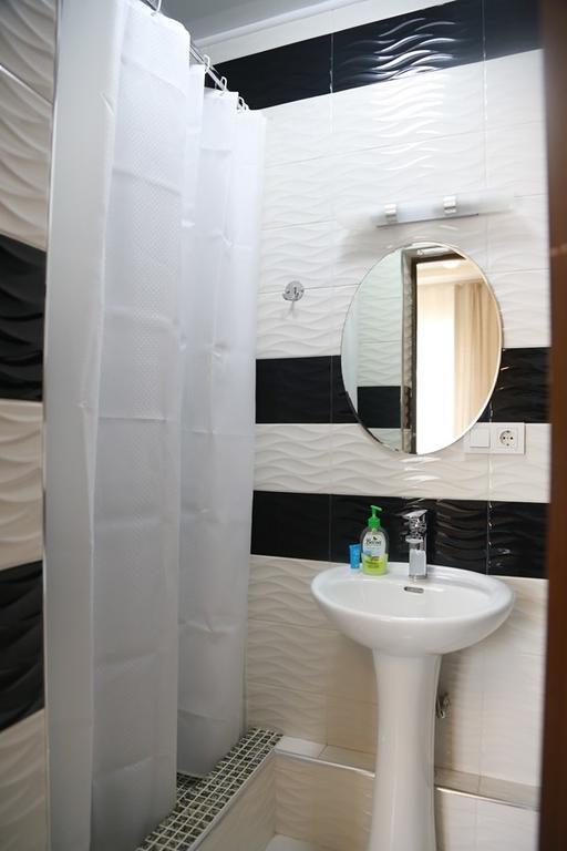 Center Hotel Бішкек Екстер'єр фото