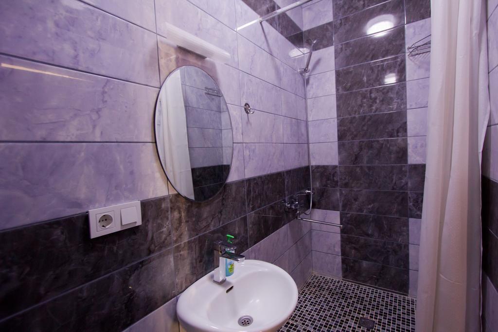 Center Hotel Бішкек Екстер'єр фото